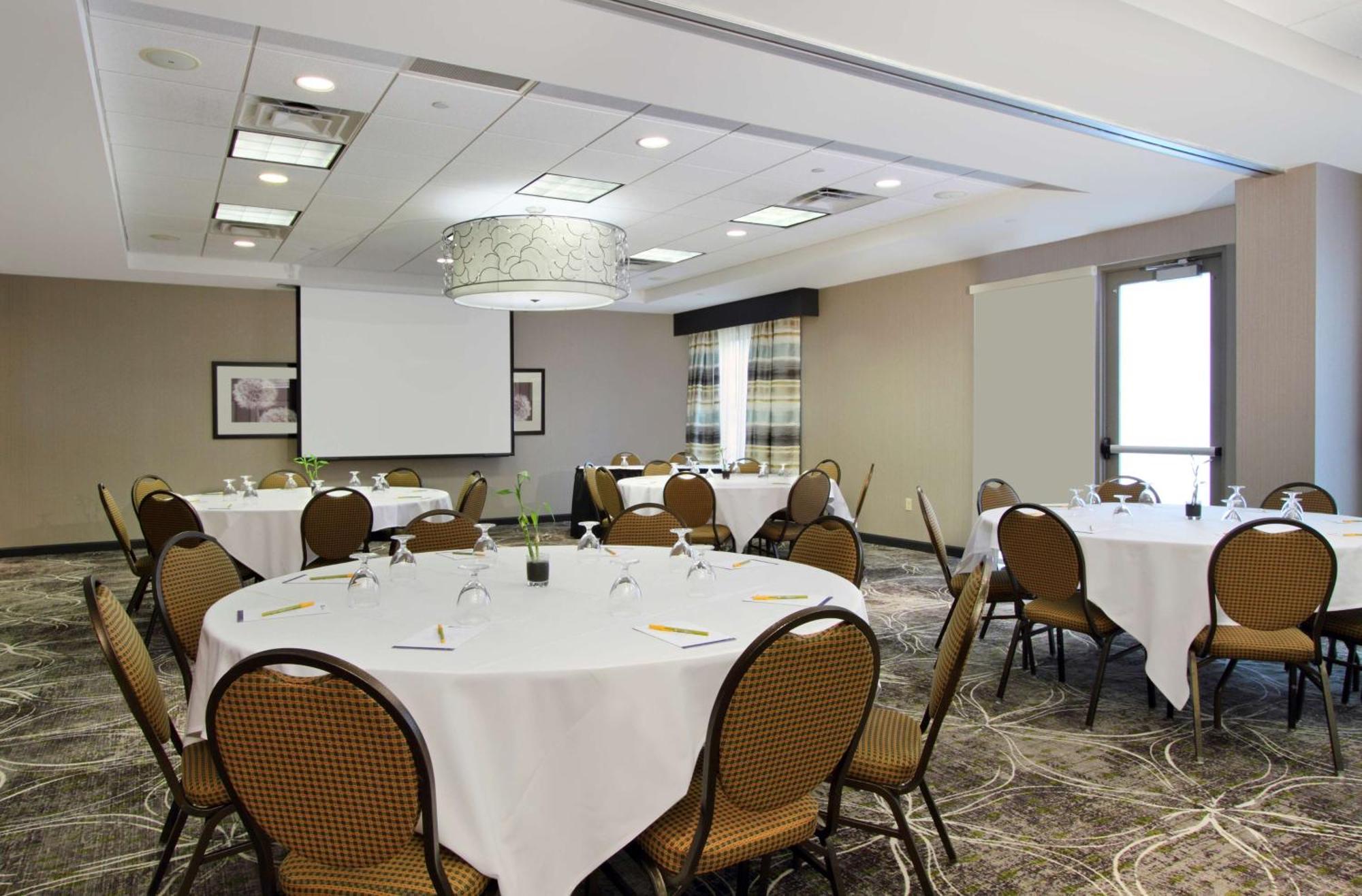 Hilton Garden Inn Columbus-University Area Buitenkant foto