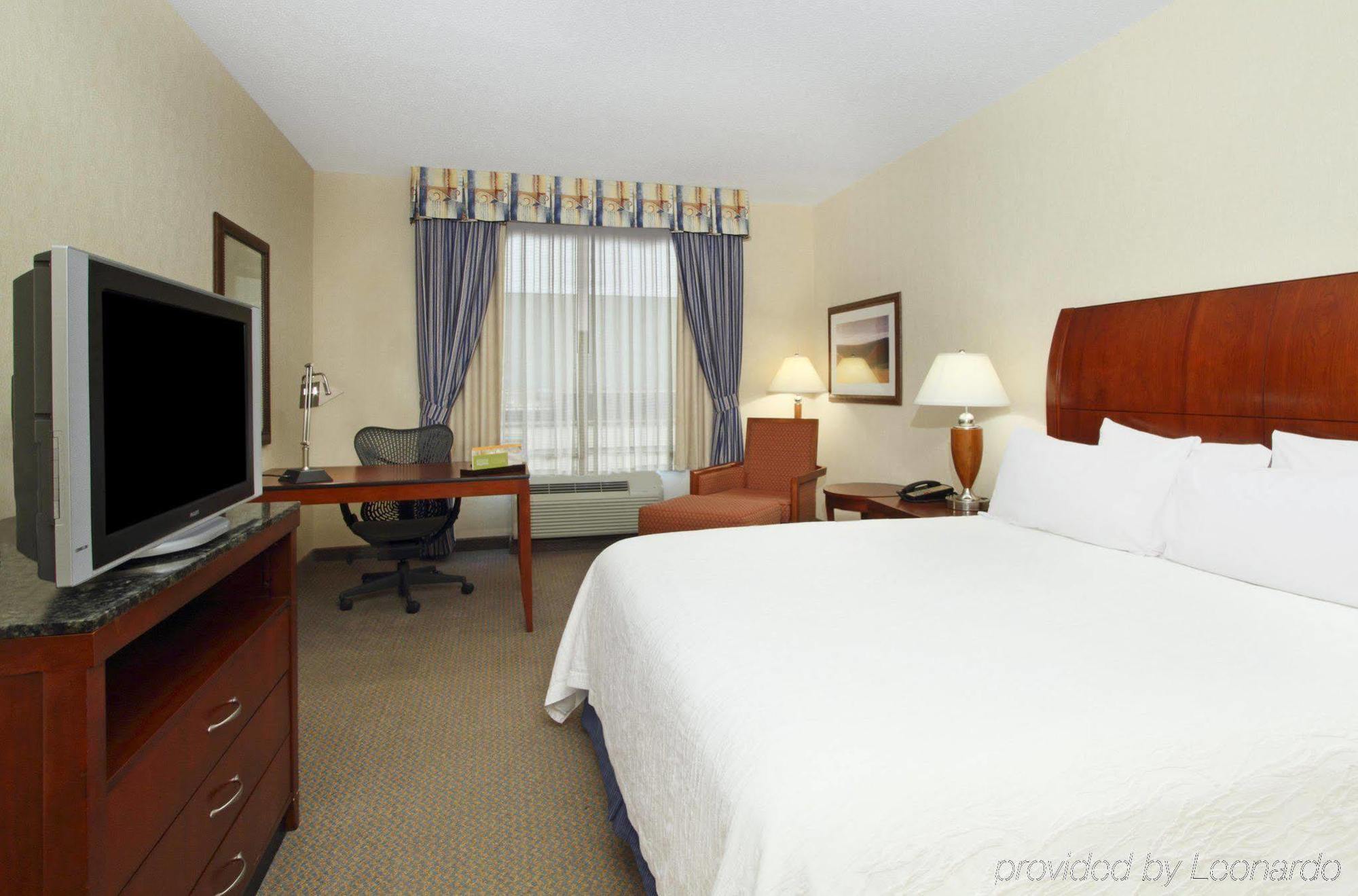 Hilton Garden Inn Columbus-University Area Buitenkant foto